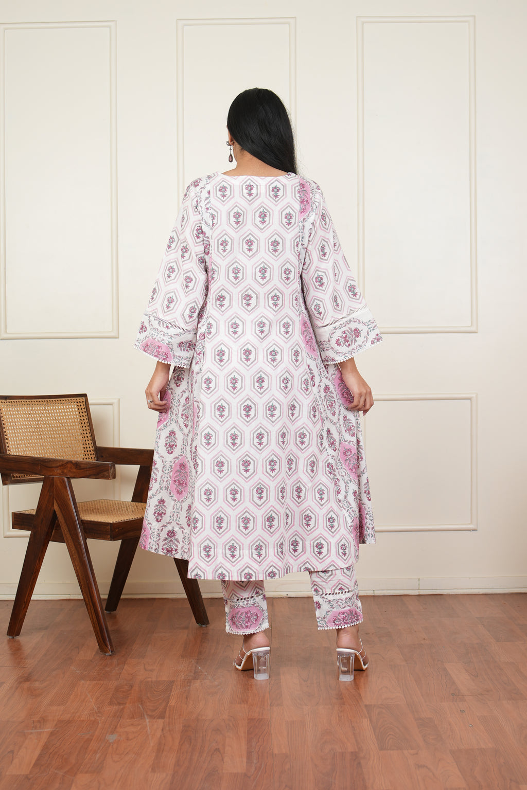 Gulchaap Suit Set